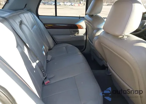 2003 Mercury Grand Marquis Gs z USA, uszkodzony, nr VIN 2MEFM74W23X633108